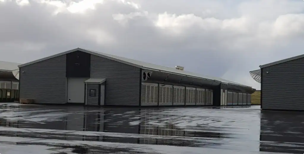ferme de minage industrielle pour hosting mining avec data center ASIC en extÃƒÂ©rieur