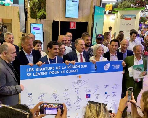 Cérémonie en mai 2023 où StartMining, aux côtés d'autres startups de la région sud, s'engage pour le climat et l'énergie verte en tant que signataire GreenTech.