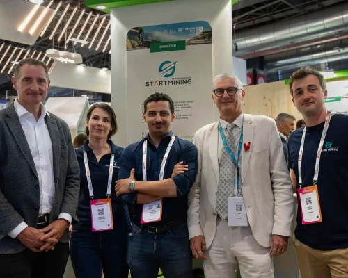 L’équipe StartMining en mai 2023, accompagnée du Vice-Président de la Métropole Toulon Provence Méditerranée et du Directeur de Toulon Var Technologie, lors du salon Vivatech pour promouvoir le leadership GreenTech en Région Sud.